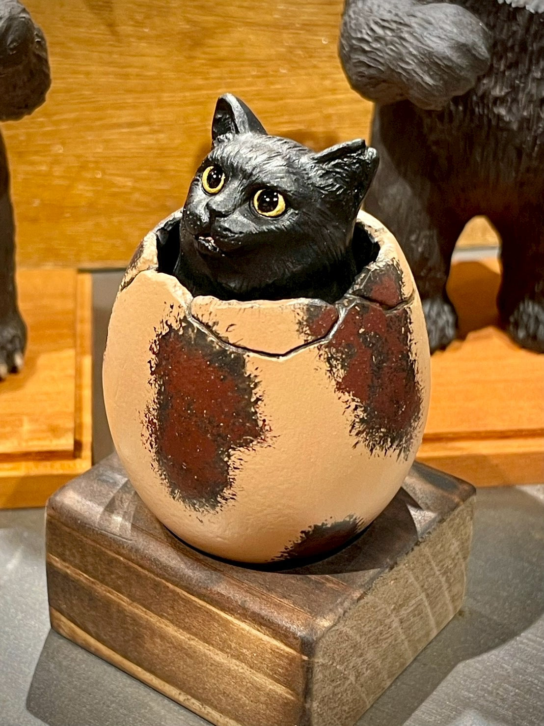 ひょこっとタマゴネコ(黒猫サクラ耳)Hatching Cat