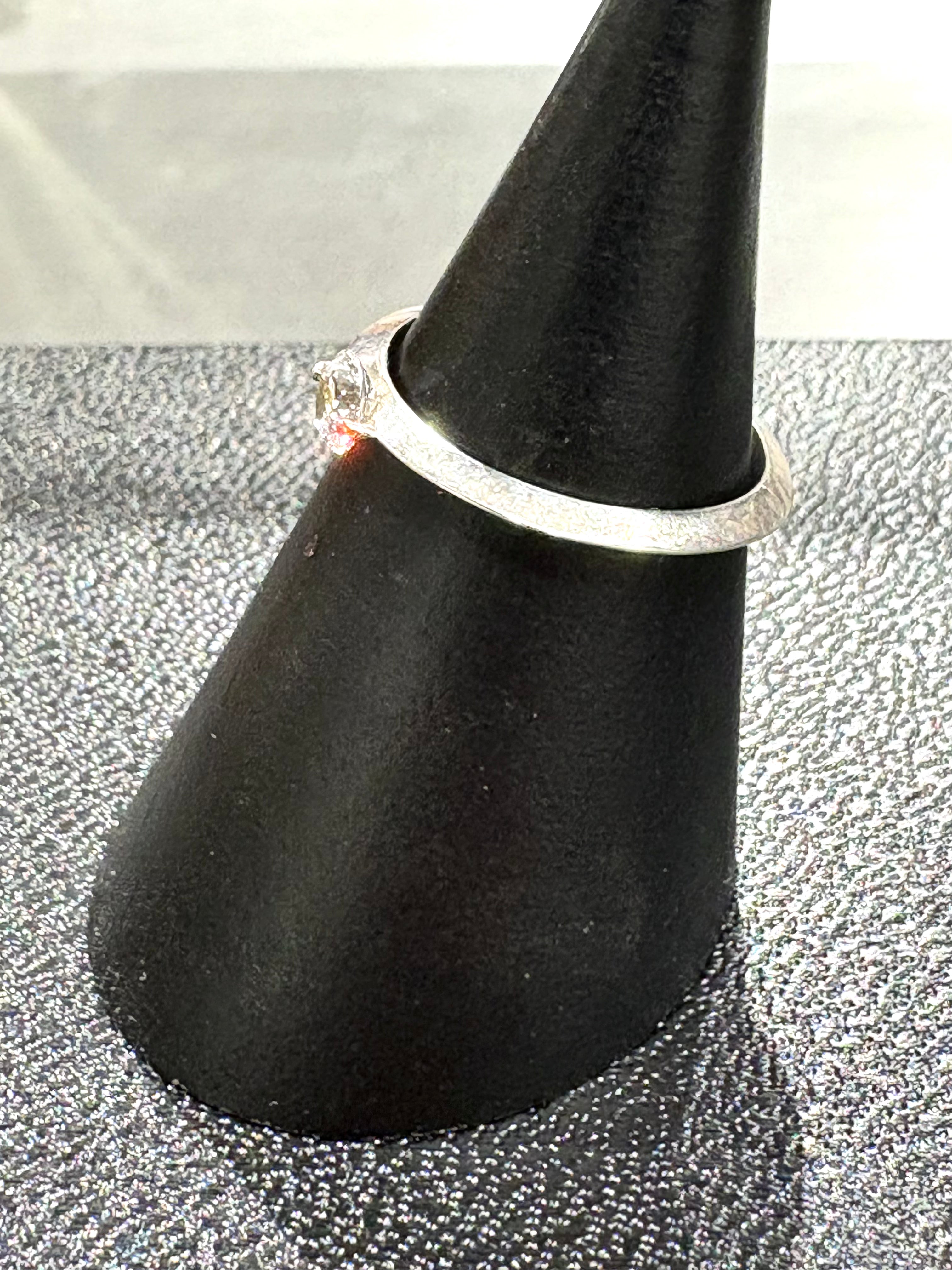 AW002 トライアングルリングストーン