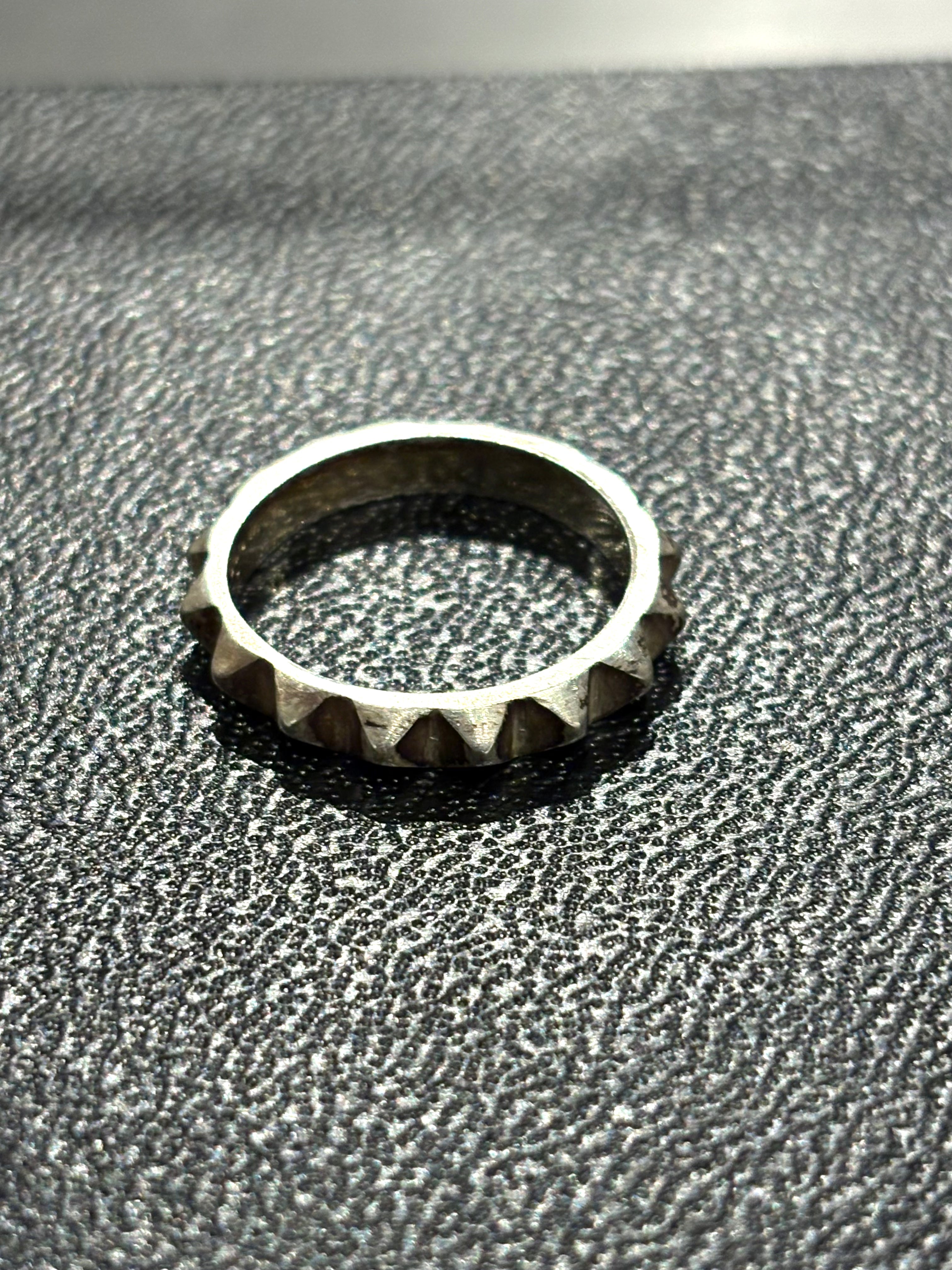 AW007スタッズリング スモール