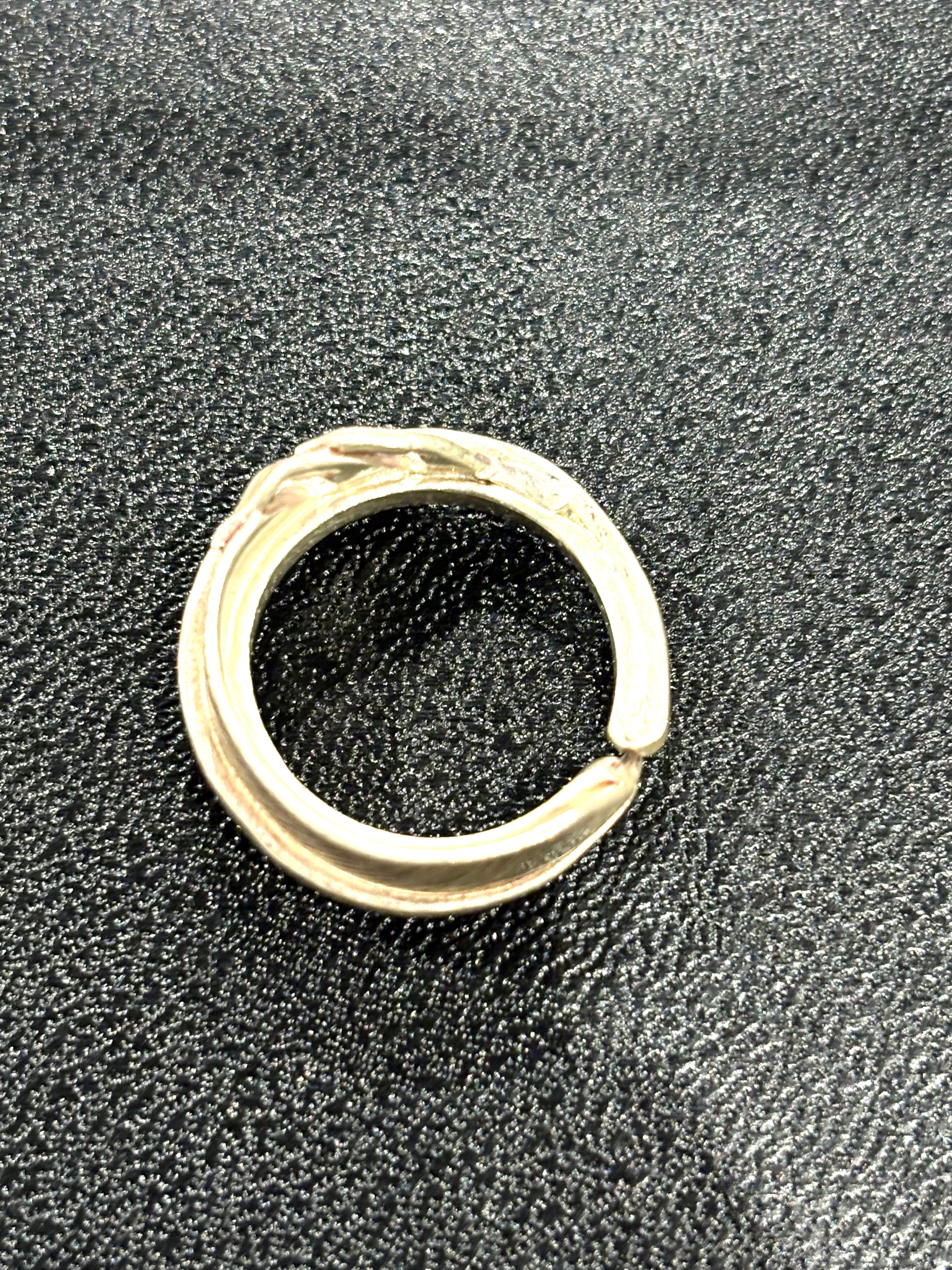 AW012 フェザーリング