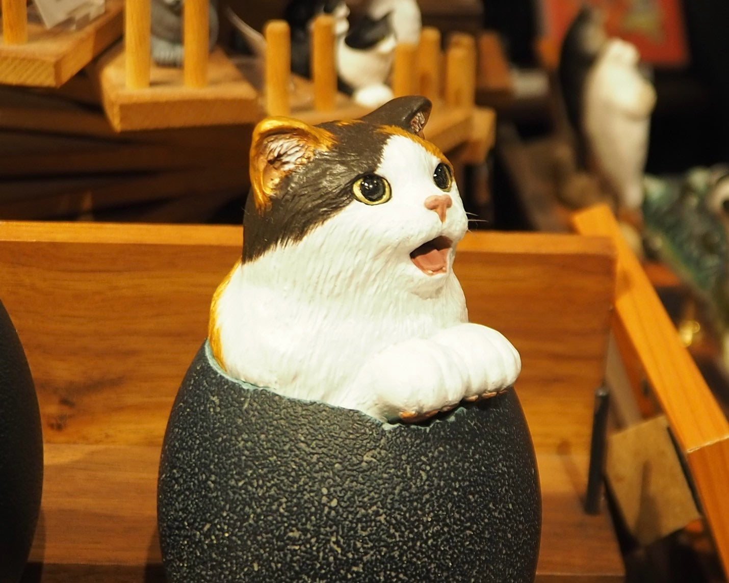 Hatching Cat ~三毛猫の誕生~